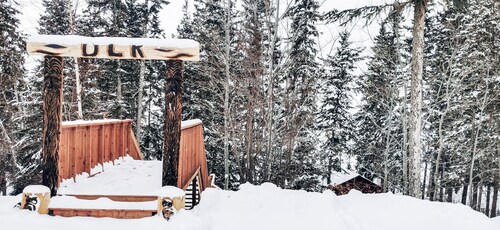 Resort Getaway on Lake Deschambault