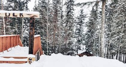 Resort Getaway on Lake Deschambault