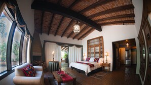 Superior Double Room | Peralatan tempat tidur premium, gebar bulu kapas 
