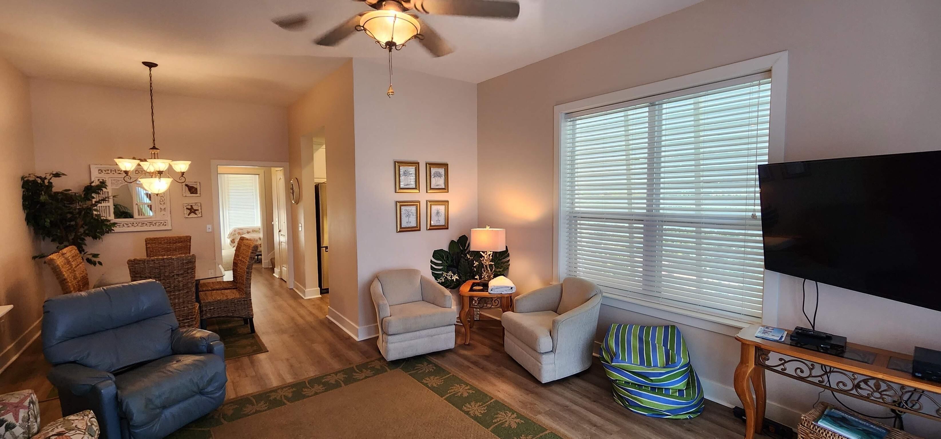 3 bedroom, 2.5 bathroom town home that can sleep up to 8 people comfortably