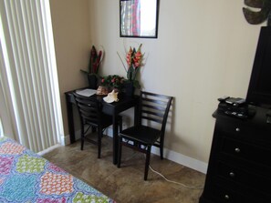 WiFi, bed sheets - Studio condominium located at Surfside Resort (Miramar Beach)