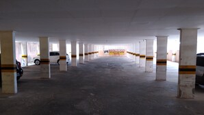 Parkir valet gratis