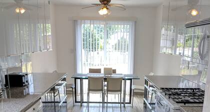 Gorgeous, Modern, updated Duplex