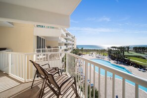 Property grounds - Destin West Gulfside 410  ~ Amazing Beach View ~ Free Beach Service! (Fort Walton Beach)