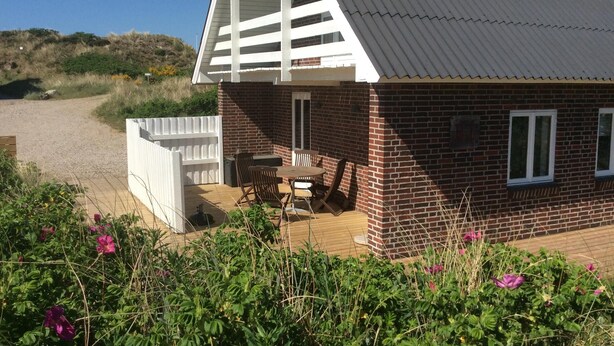 Outdoor dining - Porsehuset - Three Bedroom House, Sleeps 7 (Henne)