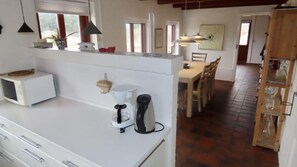 Kühlschrank, Mikrowelle, Geschirrspüler