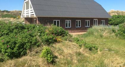 Porsehuset - Three Bedroom House, Sleeps 7