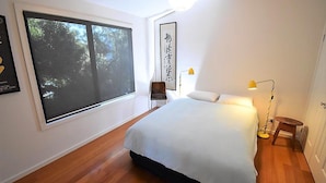 4 bedrooms - Magic Beach House - Sensational Views (WALKERVILLE SOUTH)