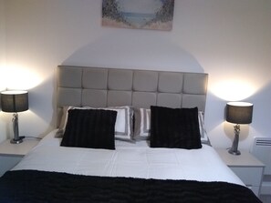 1 chambre, fer et planche à repasser, Wi-Fi, draps fournis