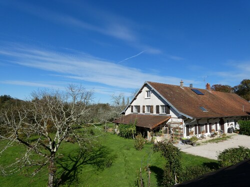 Estuvi - La Sittelle Enchantée, une pause à la campagne. abri vélo, animaux ok 