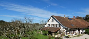 Estuvi - La Sittelle Enchantée, a break in the countryside. bike shelter, animals ok 