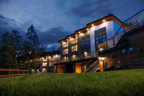 Basecamp Resorts Revelstoke