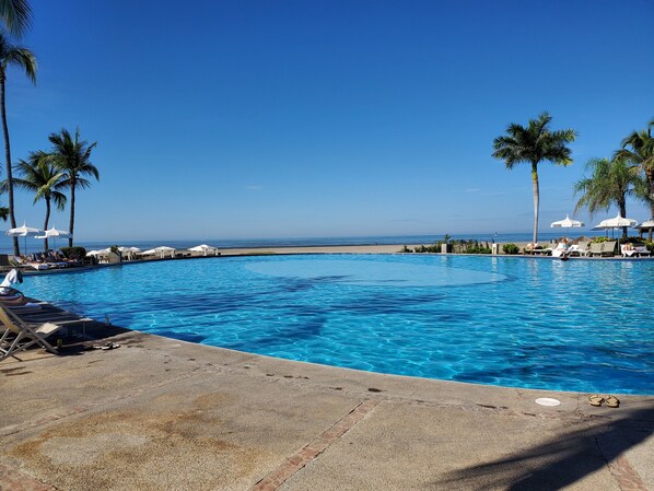 Outdoor pool, a heated pool