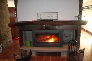 Interior - Rustic and modern Villa (Castanheira de Pêra)