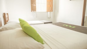 Quarto Familia Standard | Minibar, free WiFi, bed sheets