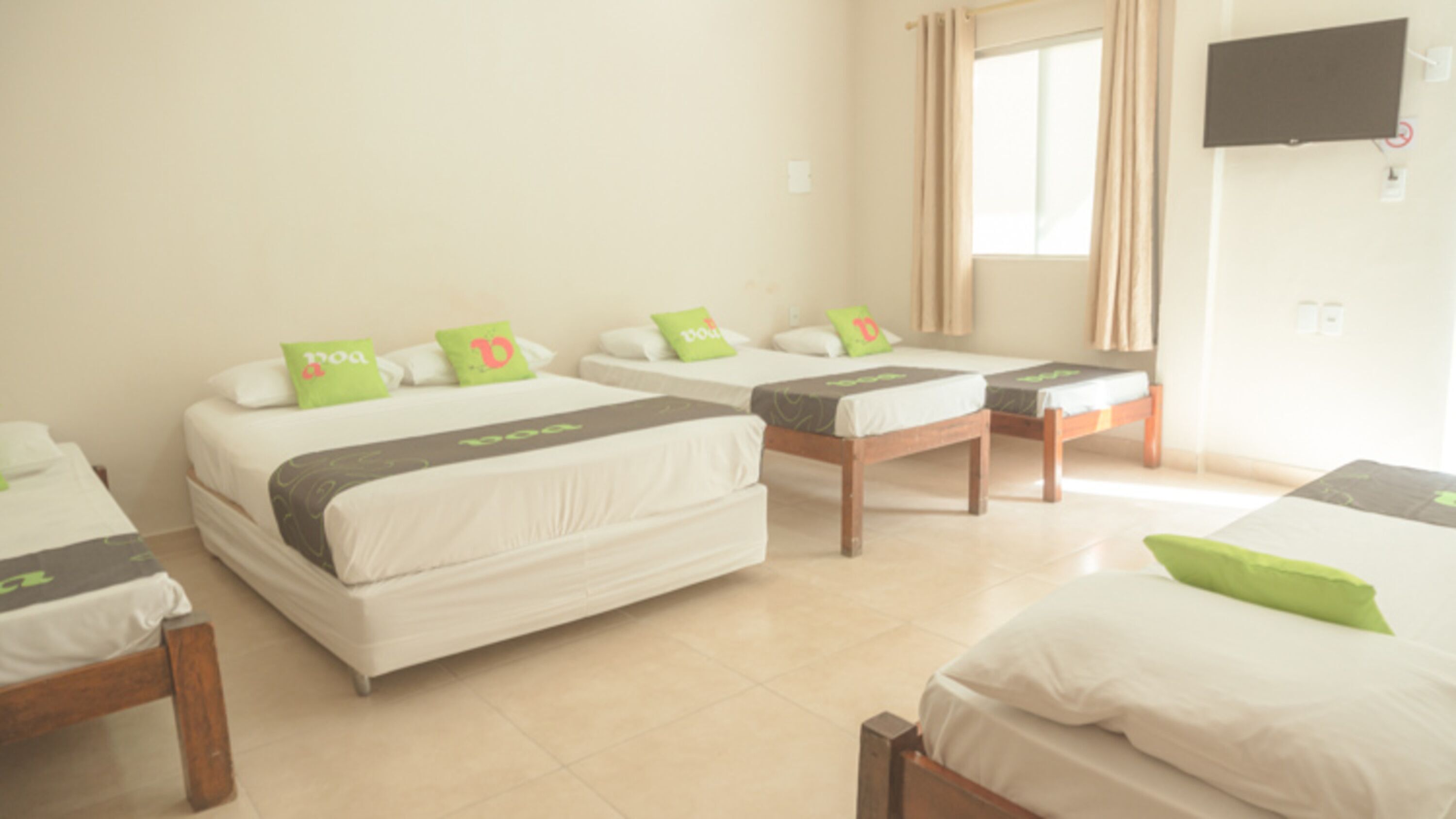 Minibar, Wi-Fi gratis, dan seprai linen