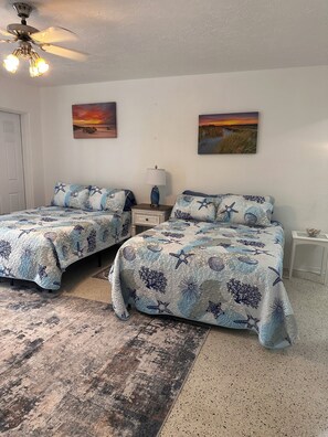 1 habitación, tabla de planchar con plancha, wifi gratis y ropa de cama 