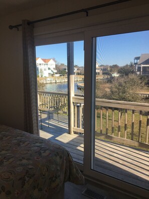 4 bedrooms, WiFi, bed sheets
