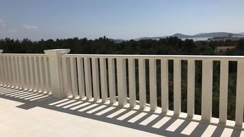 Exclusive Apartment | Terrace/patio