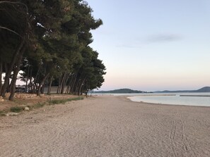 Beach - Villa Bachelor (Vodice)