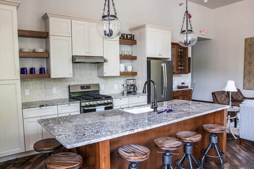 1895 Jacobs Penthouse in Historic Deadwood