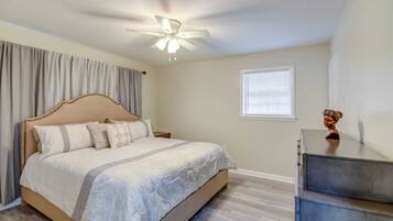 3 soverom, safe på rommet, strykejern/-brett og wi-fi (inkludert)