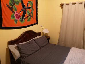 2 makuuhuonetta, tallelokero huoneessa, ilmainen Wi-Fi, vuodevaatteet