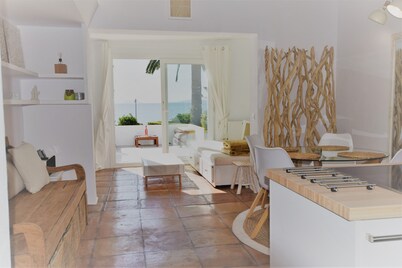 Beach Front Villa, Stunning Views, Direct Beach Access, Close to all Amenities.