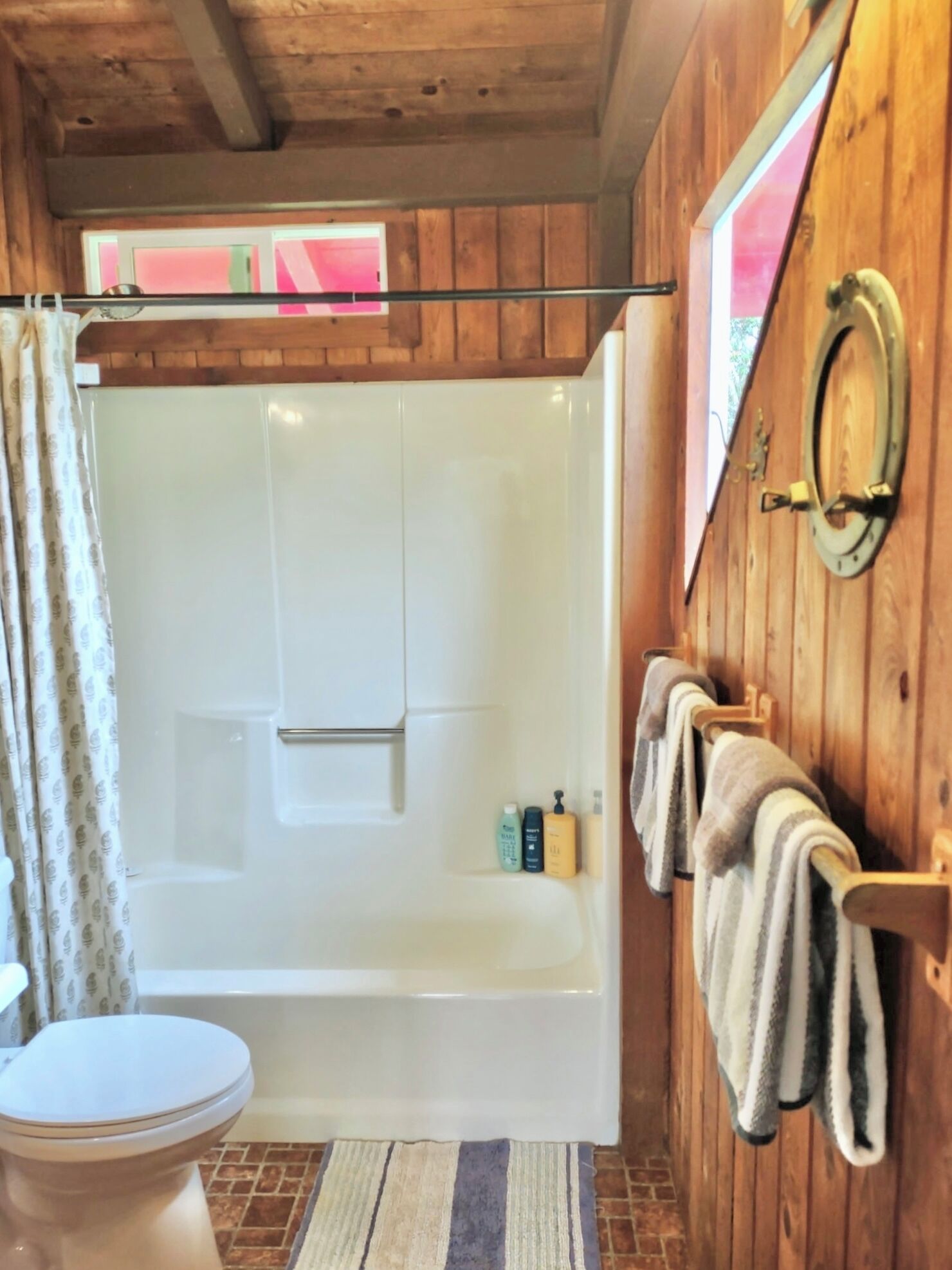 Combined shower/tub, hair dryer, towels, soap