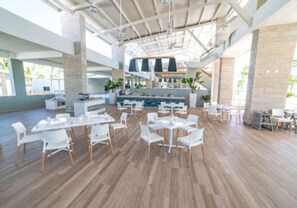 Petit déjeuner buffet