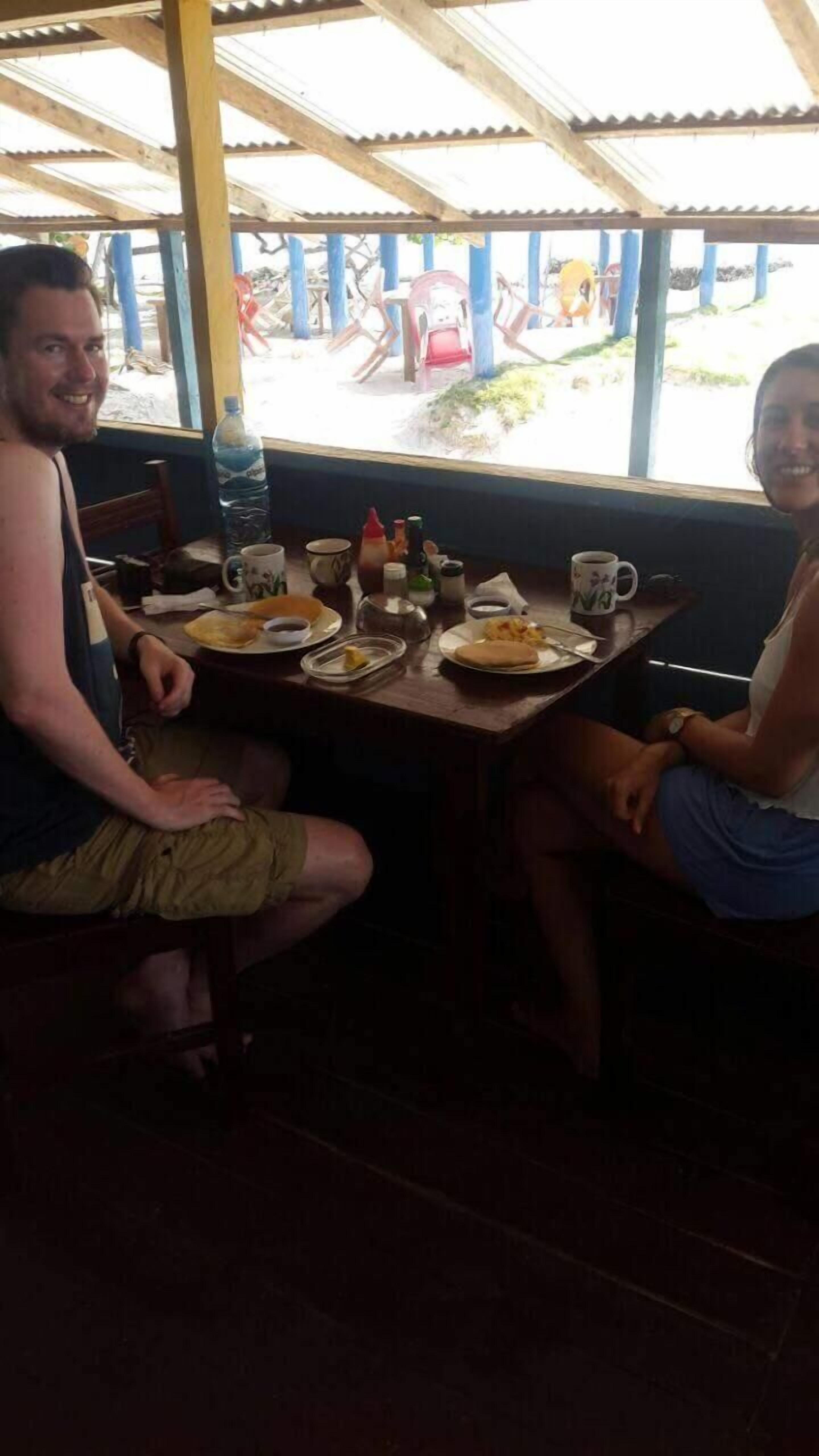 Breakfast, lunch, dinner served; seafood 