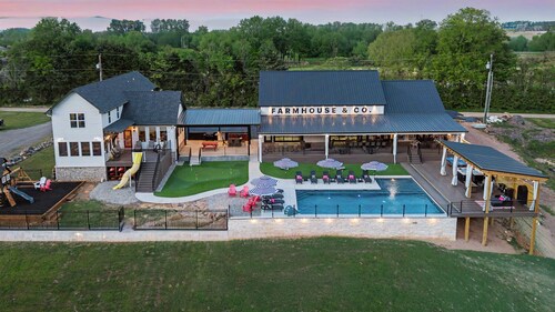 5 King Masters, Pool, Putting Green, Hot Tub, Playset, Gameroom, Gym