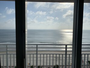 Condo, 2 habitaciones, balcón, frente al océano (1002) | Terraza o patio