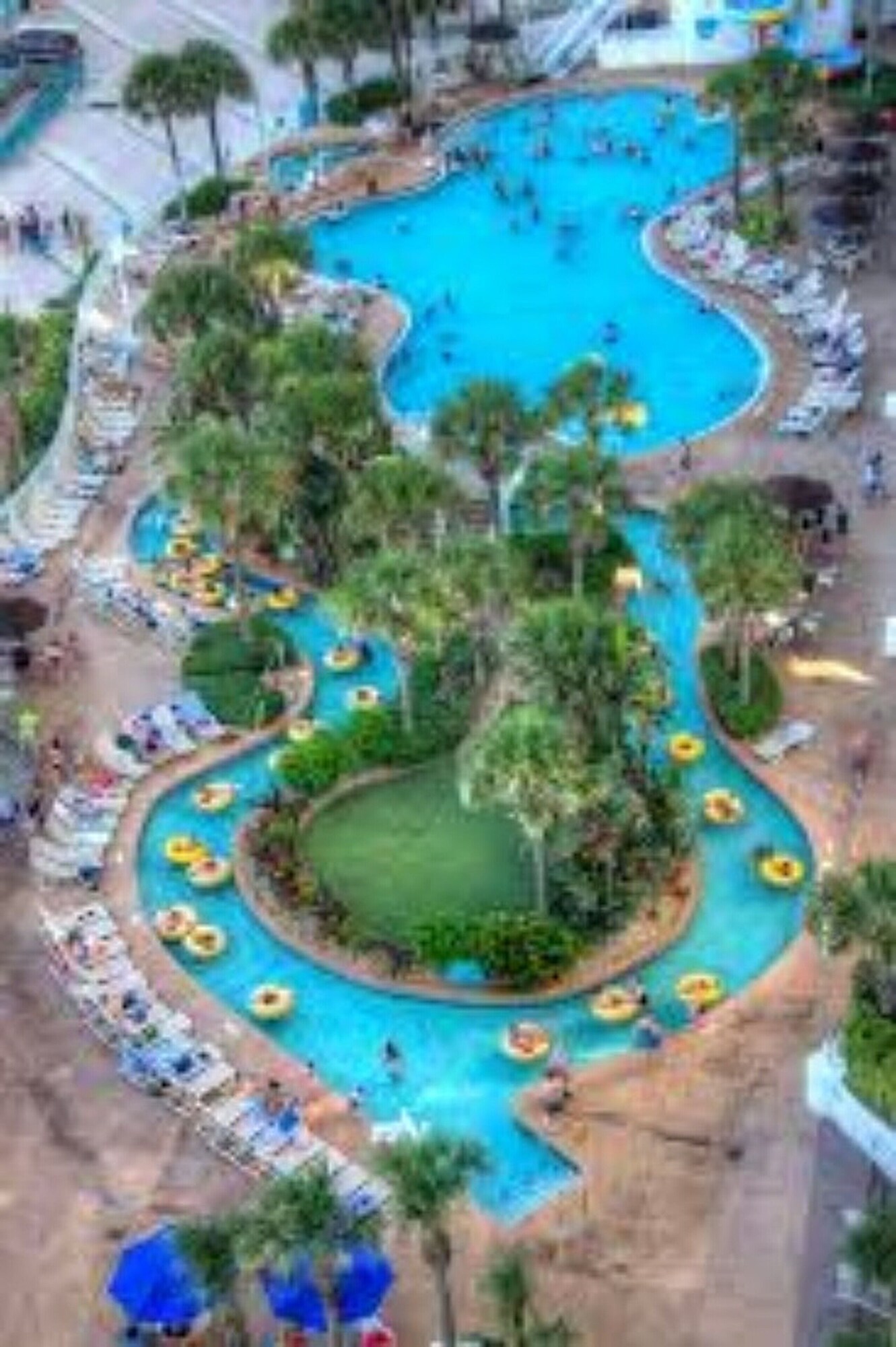 2 indoor pools, 4 outdoor pools