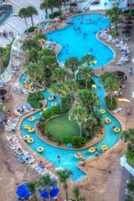 2 piscines couvertes, 4 piscines extérieures