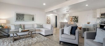 LuxoStays | Stylish 4BR w/ Backyard & Near HWY