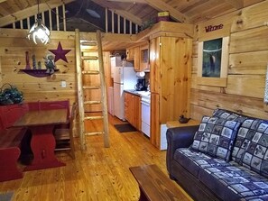 TV - Elk Cabin - 2 Bedroom/1 Bath Vacation Rental (Franklin)