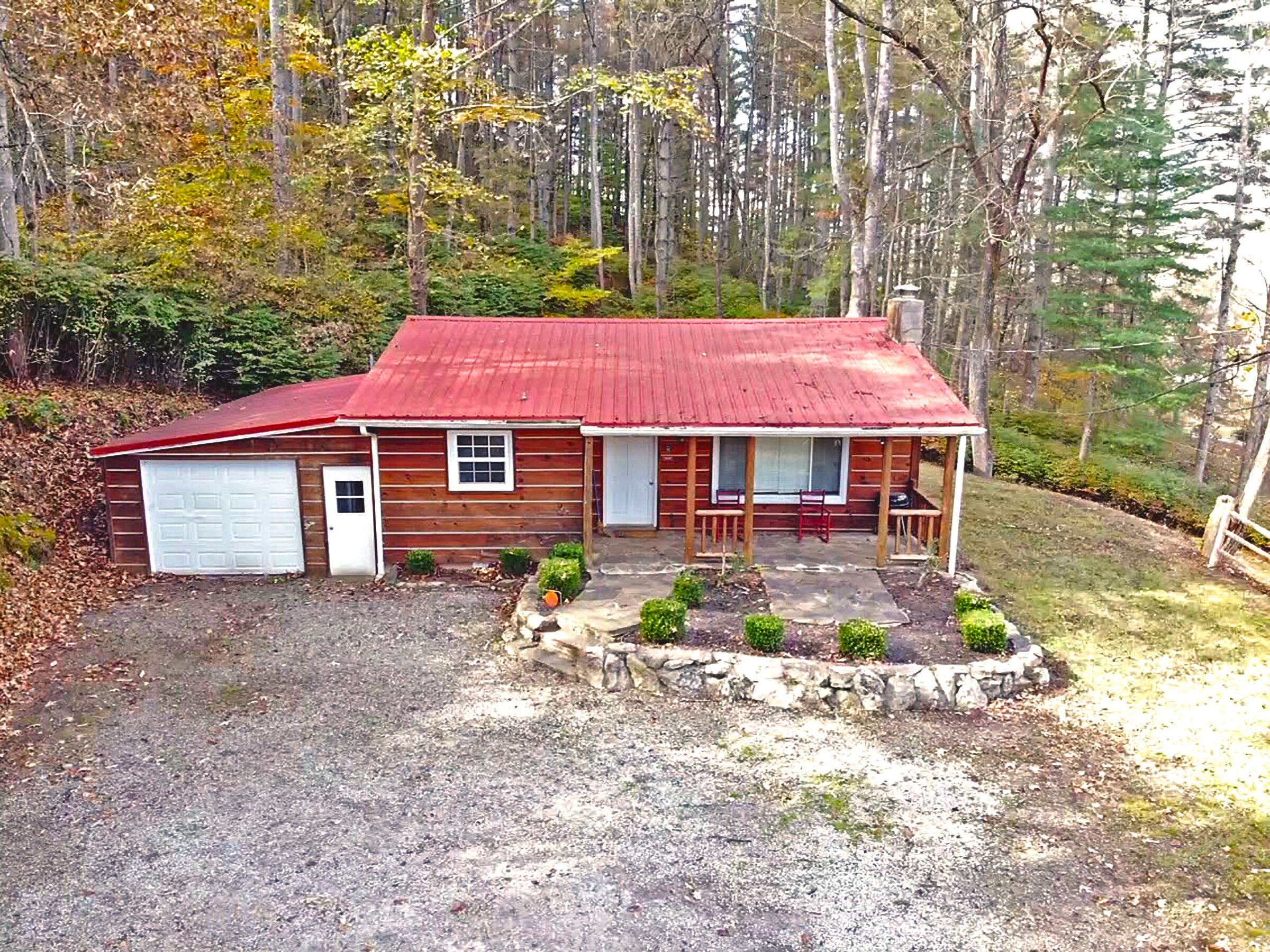 Fox Den - 3 Bedroom/2 Bath Vacation Rental