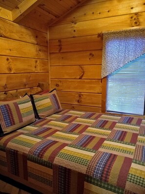 2 slaapkamers, een strijkplank/strijkijzer, wifi, beddengoed