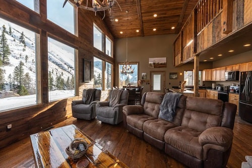 Elegant Cabin- Northfork Idaho Salmon River, Reunions, Secluded. Quiet. Views