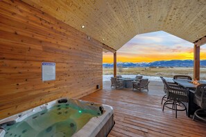 Outdoor dining - Chalet w/ Panoramic Teton Views, Hot Tub & Sauna (Tetonia)