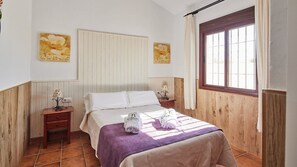 2 dormitorios, tabla de planchar con plancha, cuna de viaje y wifi