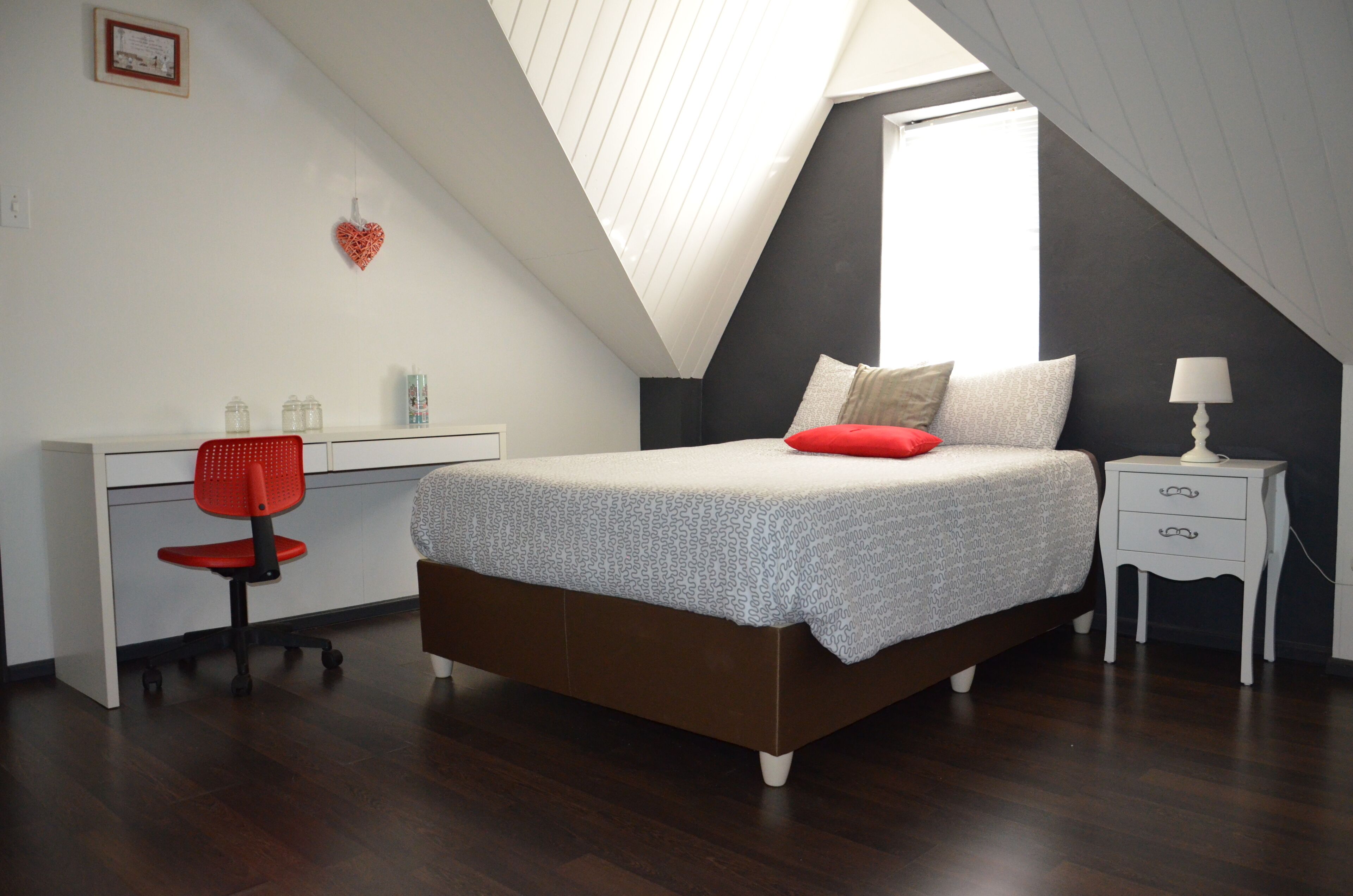 Hochwertige Bettwaren, Minibar, laptopgeeigneter Arbeitsplatz