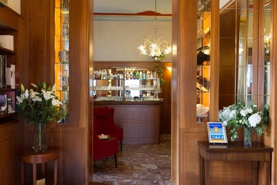 Londra酒店附属酒店