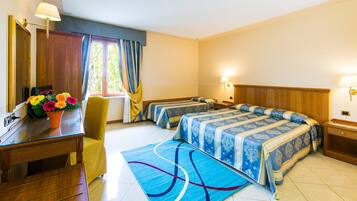 Minibar, coffres-forts dans les chambres, bureau, chambres insonorisées