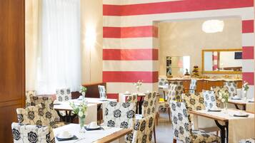 Petit déjeuner buffet compris tous les jours