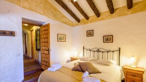 3 slaapkamers, reisbedje, wifi