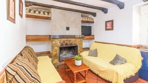 TV, fireplace - Casas de Paquita - La Casa de Paquita Montefrío by Ruralidays (Granada)