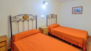 2 bedrooms, iron/ironing board, travel cot, WiFi