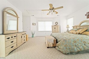 6 habitaciones, tabla de planchar con plancha, wifi y ropa de cama 
